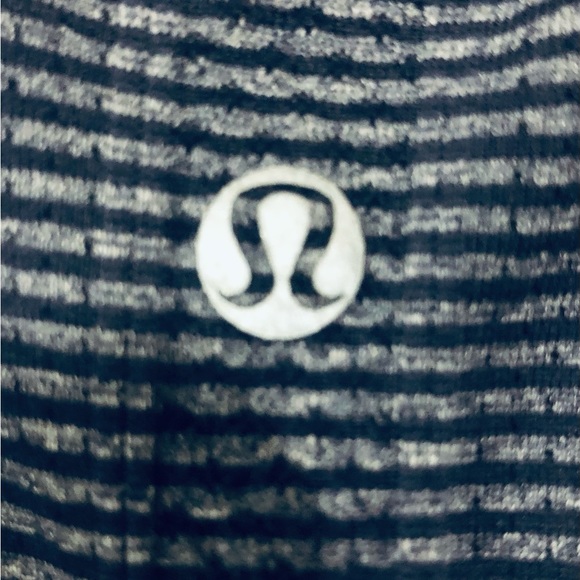 Women’s small Lululemon tank top - Picture 3 of 3